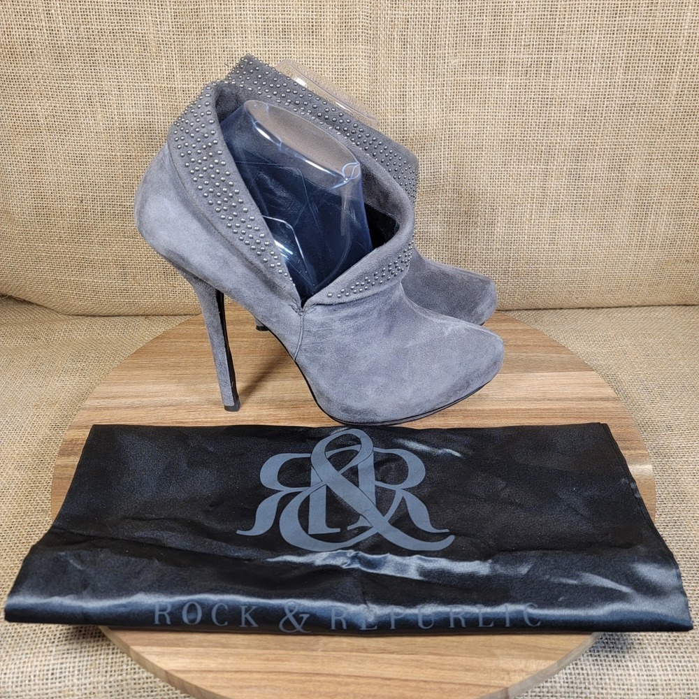 Rock‎ & Republic Ankle Boots Heels Womens Size 9 Gray Suede Leather Studded